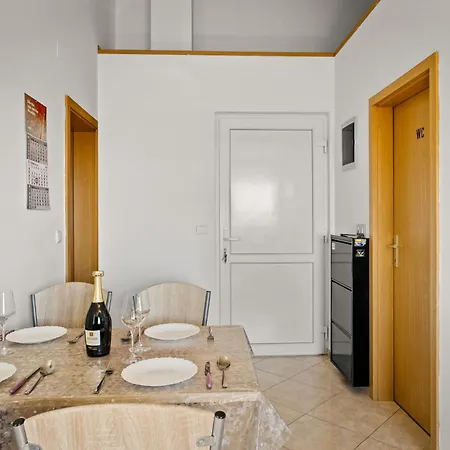 아파트 Apartment Medulin Home 메덜린